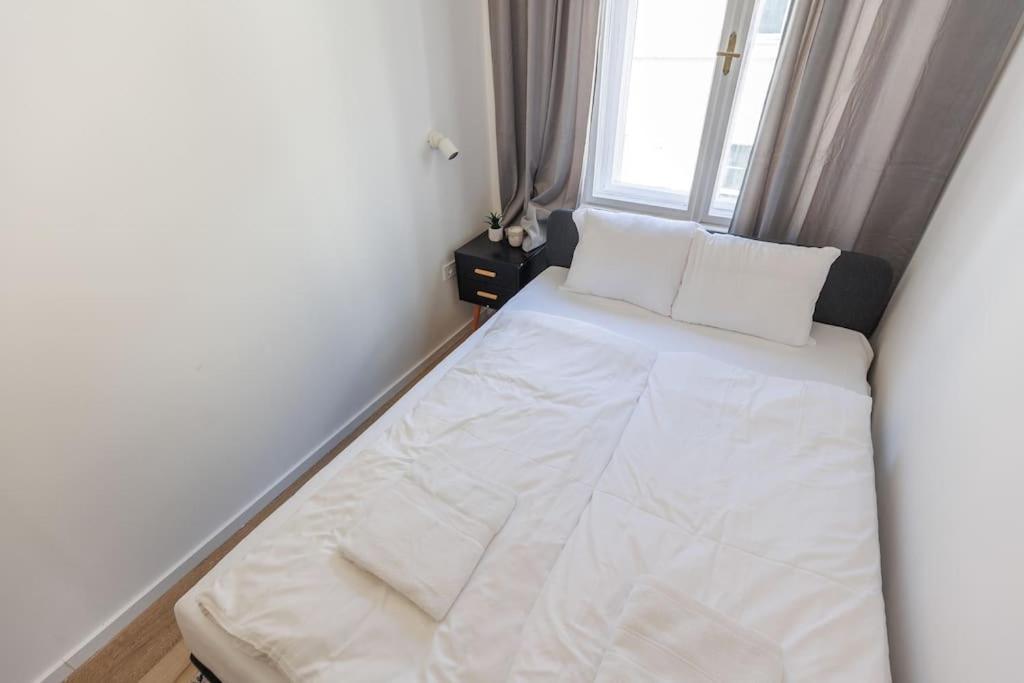The Grove Hideaway Central 2Br Retreat Budapest Bagian luar foto